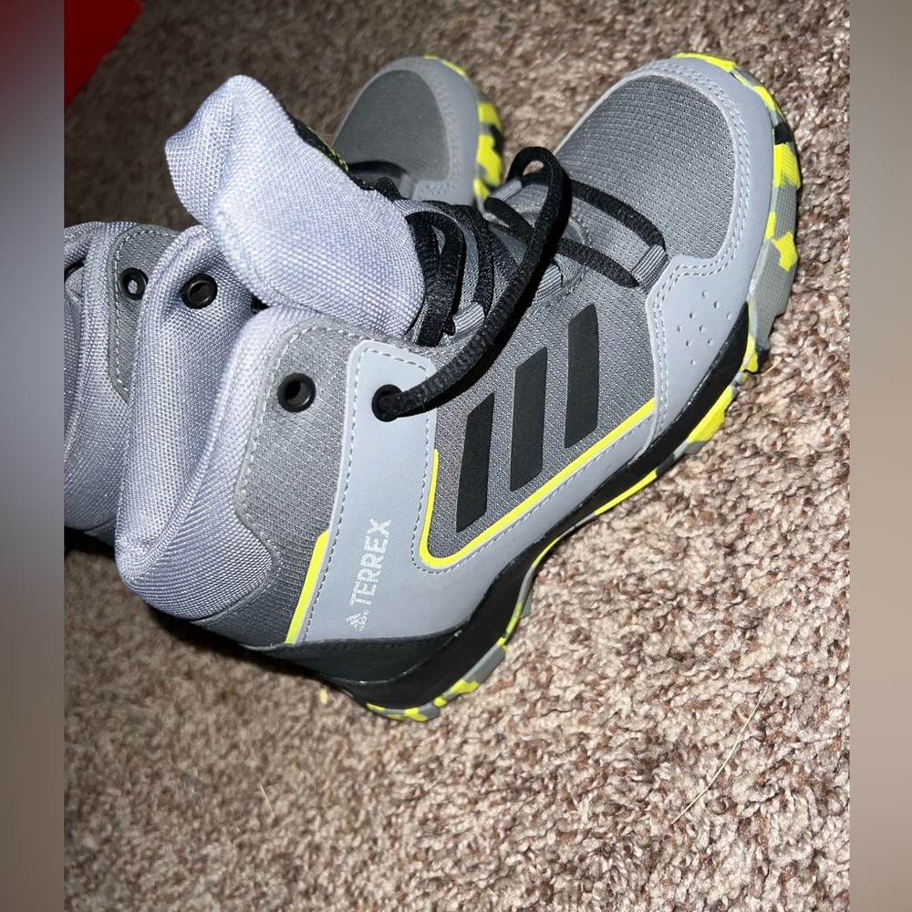 Boys hiking boots